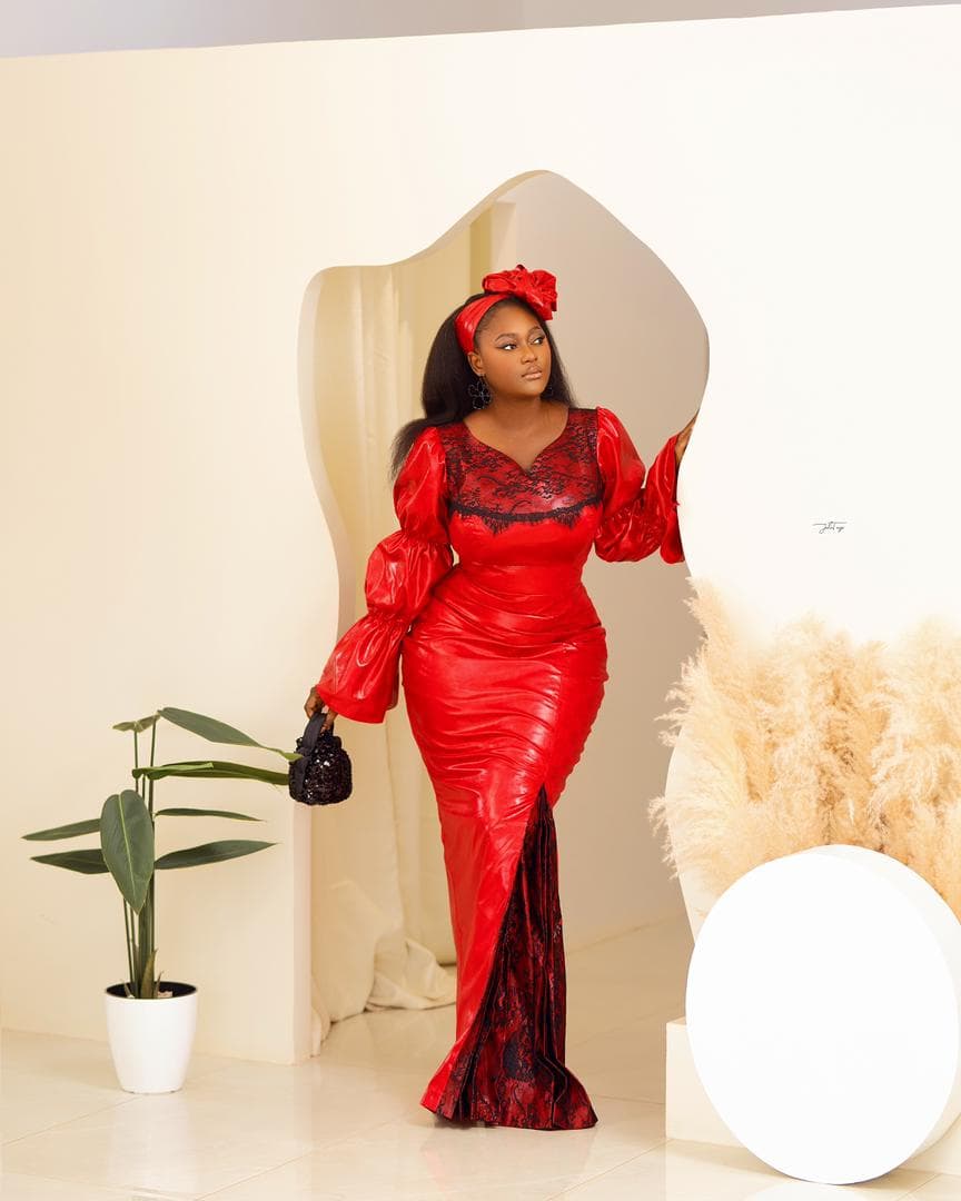 Prisca Peng, styliste et créatrice de mode à Ouagadougou, Burkina Faso, fondatrice de TUHORA
